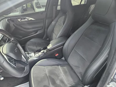 Infiniti Q30