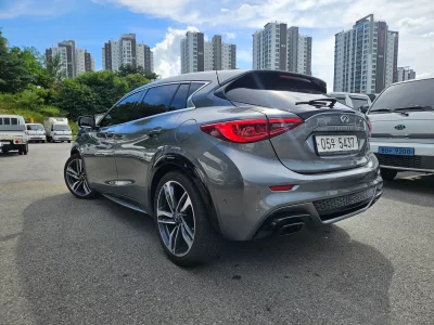 Infiniti Q30
