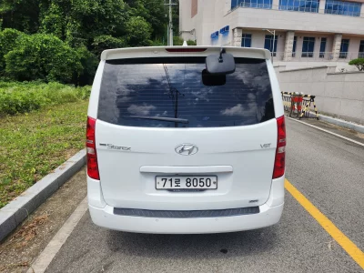 Hyundai Starex