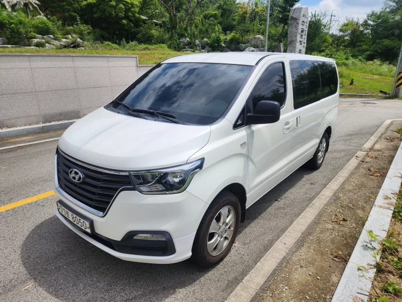 Hyundai Starex