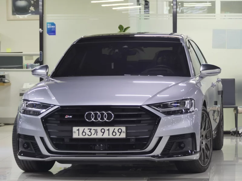 Audi S8