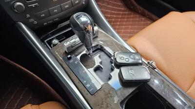 Lexus IS