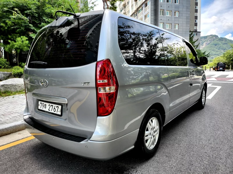 Hyundai Starex