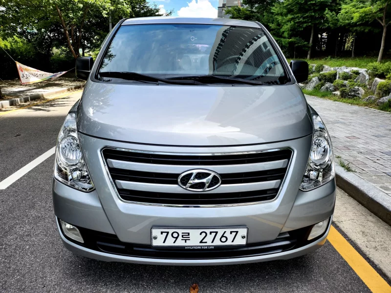 Hyundai Starex