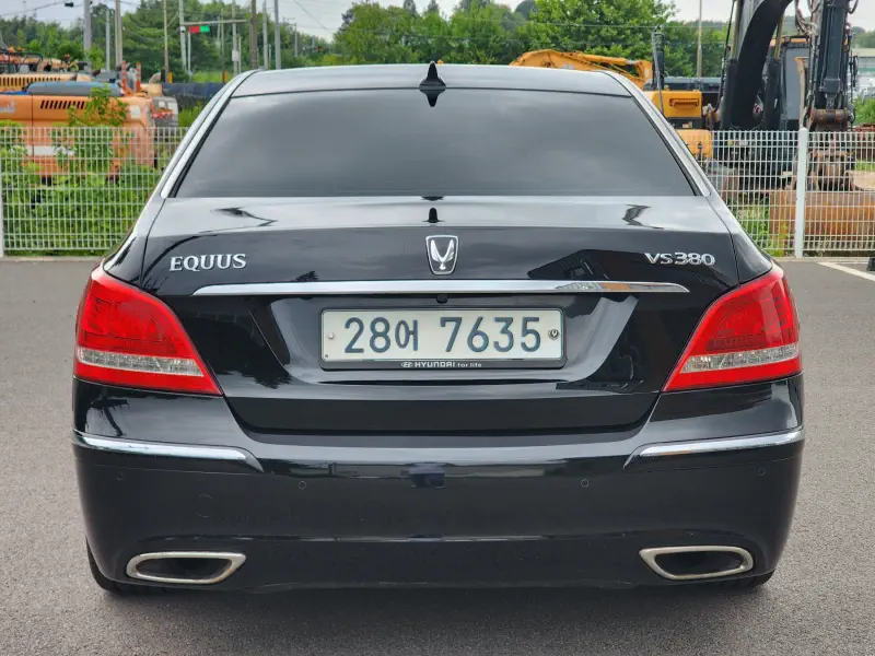 Hyundai Equus