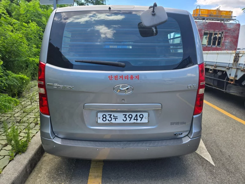 Hyundai Starex