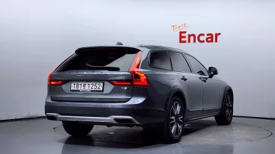 Volvo V90