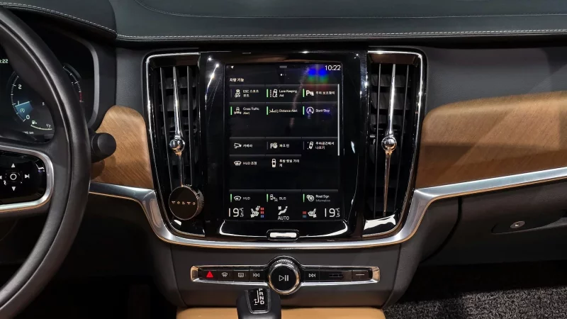 Volvo S90