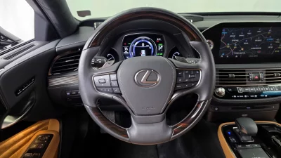 Lexus LS