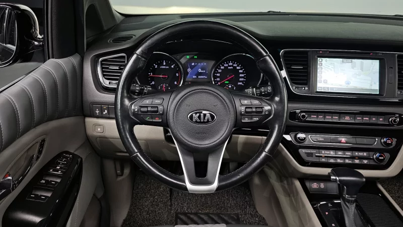 Kia Carnival