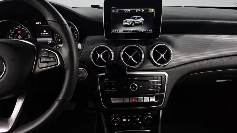 Mercedes-Benz GLA-Class