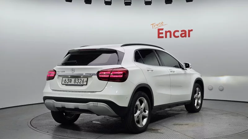 Mercedes-Benz GLA-Class