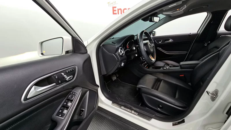 Mercedes-Benz GLA-Class