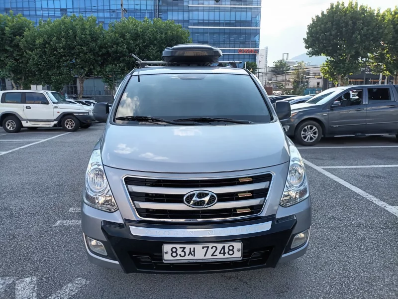 Hyundai Starex