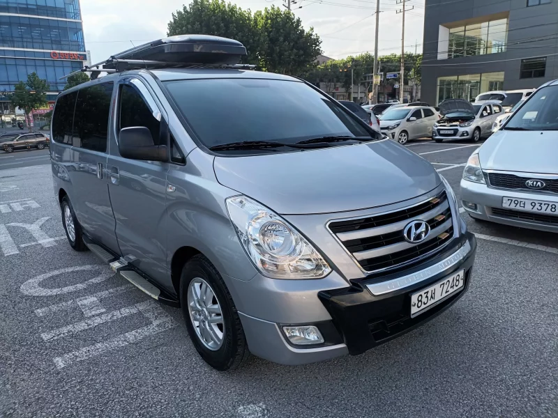 Hyundai Starex