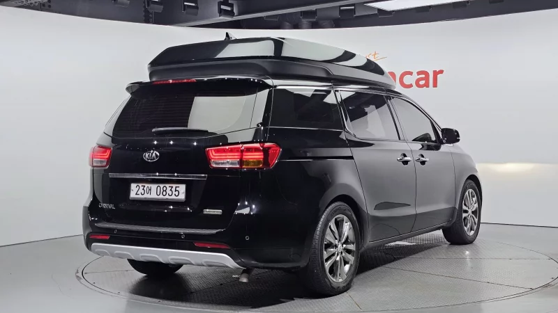 Kia Carnival