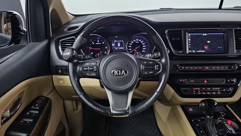 Kia Carnival