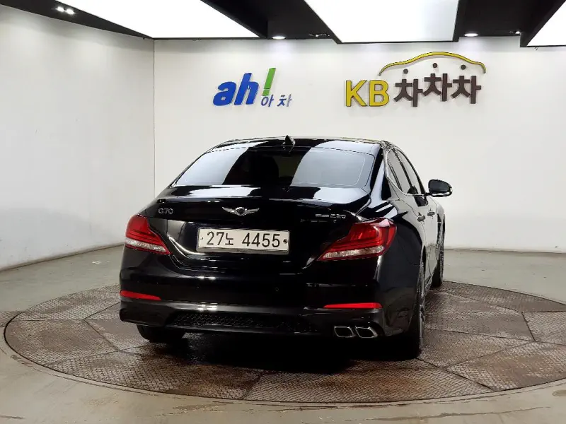 Genesis G70
