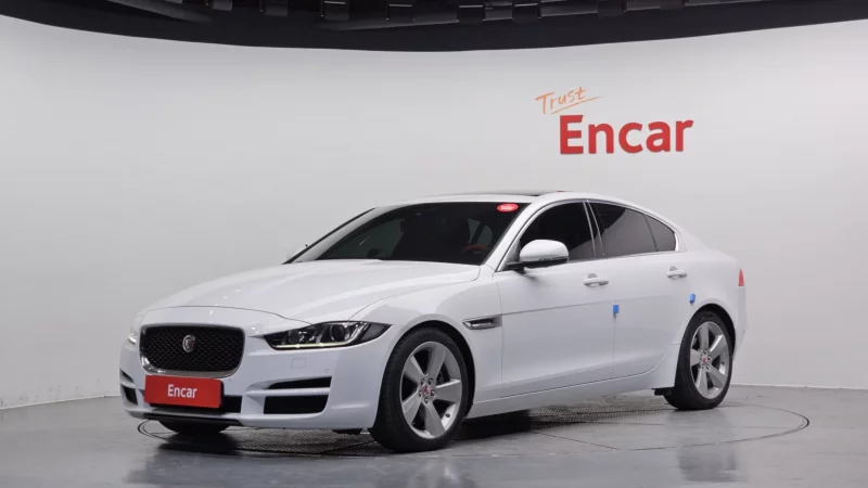Jaguar XE