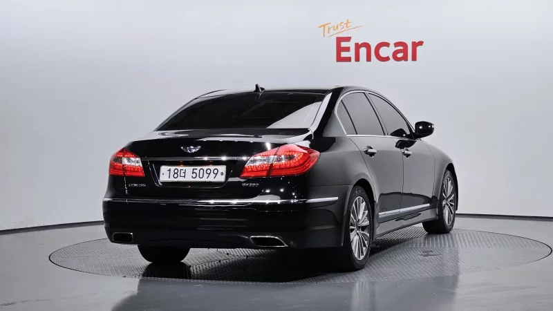 Hyundai Genesis
