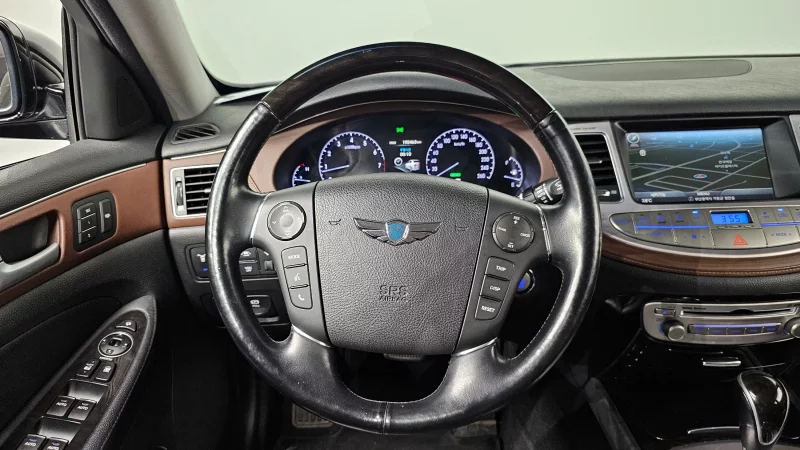 Hyundai Genesis