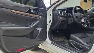 Nissan MAXIMA