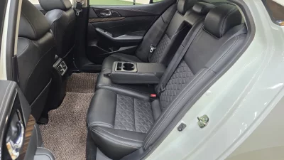 Nissan MAXIMA