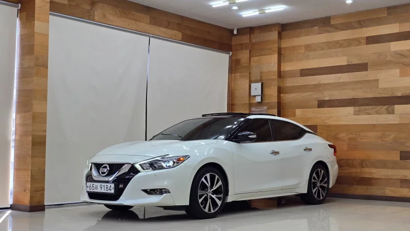 Nissan MAXIMA