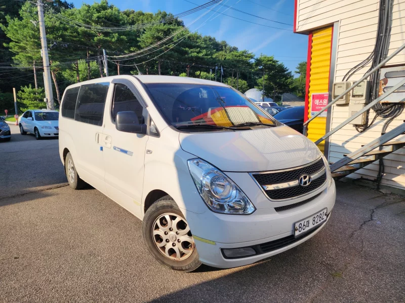 Hyundai Starex