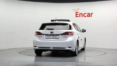 Lexus CT200h