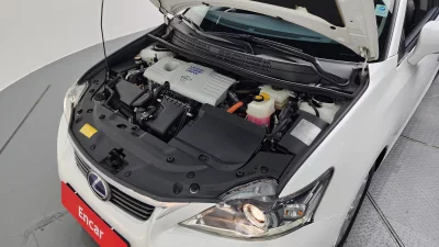 Lexus CT200h