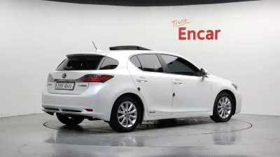 Lexus CT200h