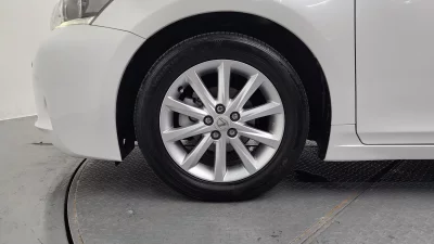 Lexus CT200h
