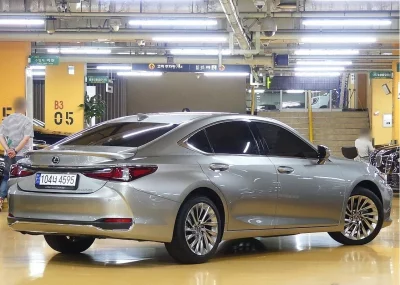 Lexus ES