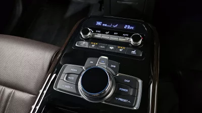 Genesis EQ900