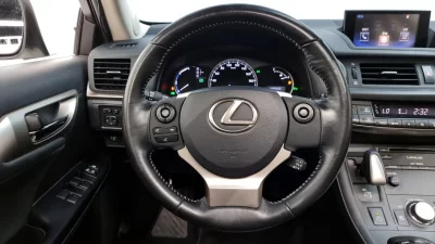 Lexus CT200h