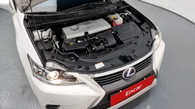 Lexus CT200h