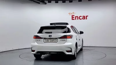 Lexus CT200h