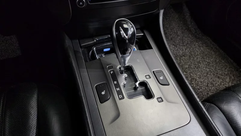 Hyundai Equus