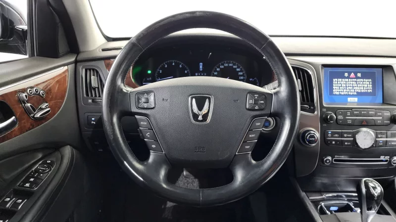 Hyundai Equus