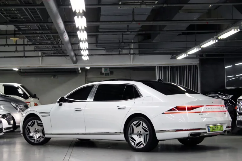 Genesis G90
