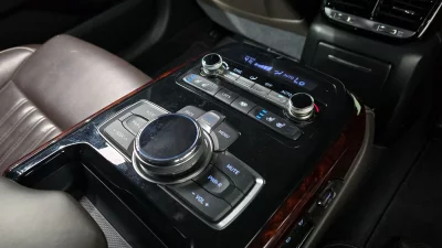 Genesis EQ900