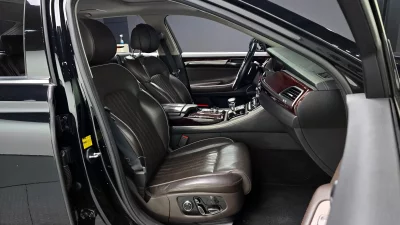 Genesis EQ900