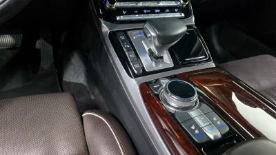 Genesis EQ900