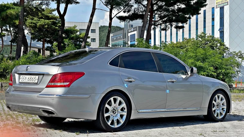 Hyundai Equus