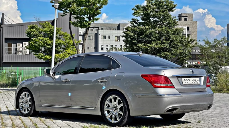 Hyundai Equus