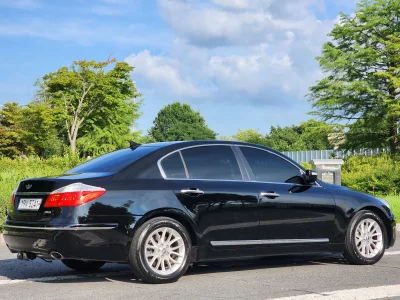 Hyundai Genesis