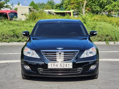 Hyundai Genesis