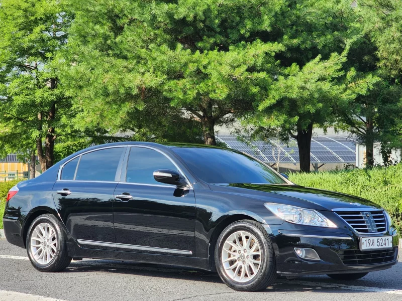 Hyundai Genesis
