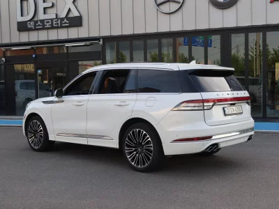 Lincoln AVIATOR